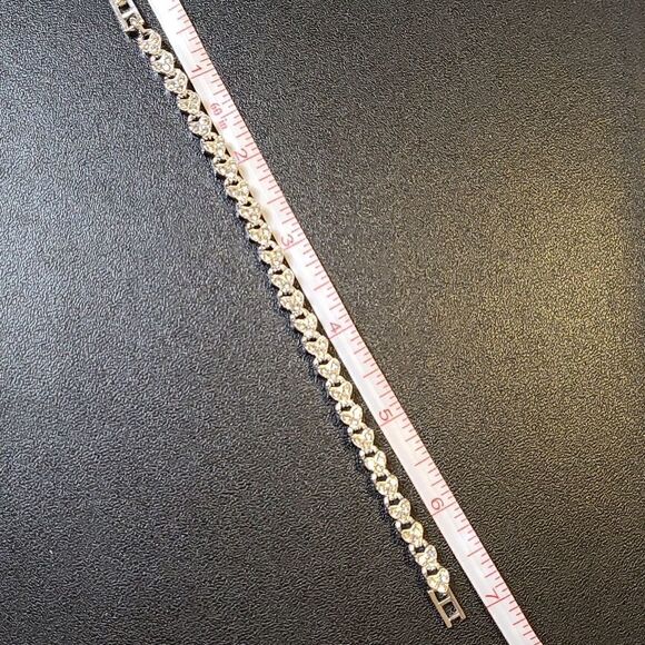 New Silver plated cubic zirconia heart tennis bracelet - Picture 2 of 5